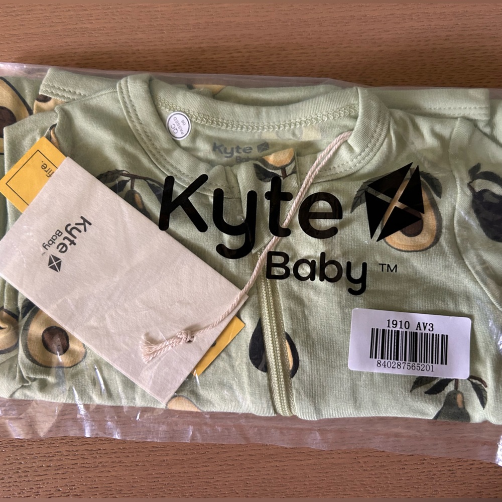 Kyte Baby Zippered Romper in Avocado